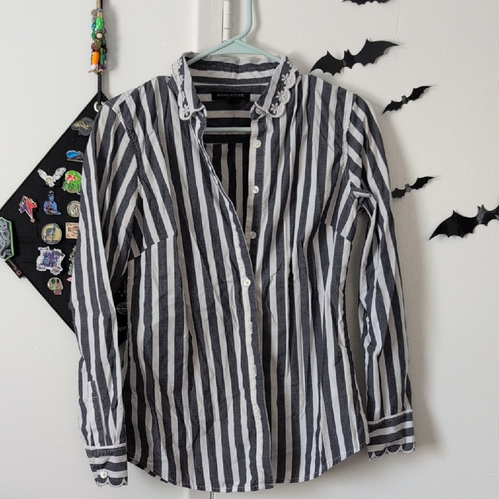 Banana Republic Heather Navy & White Vertical Stripe Button-Down Shirt